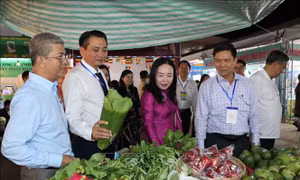 Hội chợ xúc tiến thương mại gắn với lễ hội Ok Om Bok tỉnh Trà Vinh