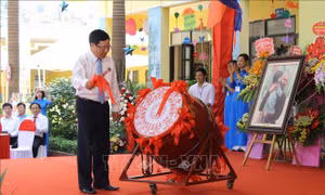 Lãnh đạo Đảng, Nhà nước động viên học sinh miền núi tại Lễ khai giảng năm học mới