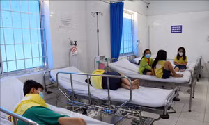 40 học sinh tiểu học ở Vũng Tàu có dấu hiệu ngộ độc thực phẩm