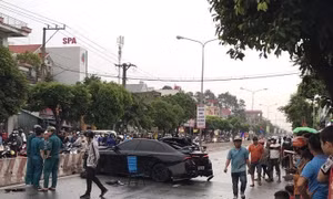 Ô tô tông hàng loạt phương tiện ở Bình Dương làm 3 người bị thương
