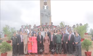 Khánh thành Đài Hữu nghị Việt Nam - Campuchia tại thành phố Kep