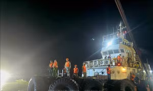 Vụ lật tàu trên vịnh Hạ Long: Tìm kiếm các nạn nhân mất tích trong thời gian sớm nhất