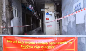 Truy tặng Bằng khen cho nguyên Bí thư Chi bộ vì thành tích phòng, chống COVID-19