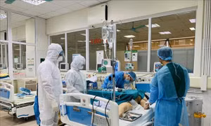 Bảo vệ đội ngũ y bác sỹ tuyến đầu - Bài cuối: Cần chăm lo kịp thời, xứng đáng