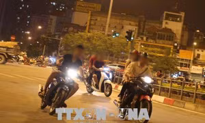 Hàng chục 'quái xế' tụ tập đua xe trên quốc lộ 1