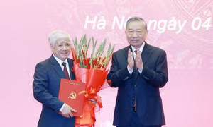 Đồng chí Đỗ Văn Chiến giữ chức Phó Bí thư Thường trực Đảng ủy Quốc hội