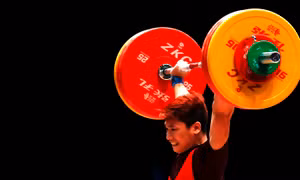 ASIAD 2018: Lực sĩ Trịnh Văn Vinh giãn dây chằng vẫn giành HCB
