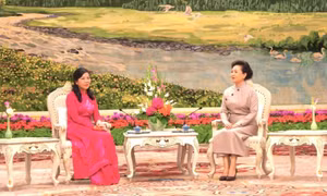Phu nhân Ngô Phương Ly dự tiệc trà do Phu nhân Bành Lệ Viên chủ trì
