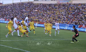 V.League 1: Bốn đội đầu bảng đều trắng tay