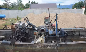 Phát hiện 8 điểm khai thác cát trái phép tại huyện Kông Bông, Đắk Lắk