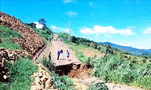 Lâm Đồng: Mưa lớn gây sụt lún, ngập úng nghiêm trọng ở TP Bảo Lộc
