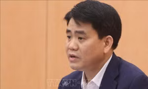 ‘Nóng’ ngày 11/8: Đình chỉ các chức vụ của ông Nguyễn Đức Chung; thêm 16 ca mắc mới COVID-19
