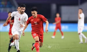 ASIAD 19: Olympic Việt Nam chịu thất bại 0-4 trước Olympic Iran