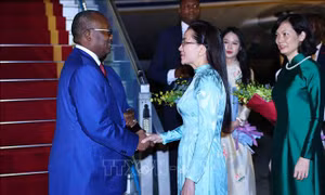 Tổng thống Cộng hòa Guinea-Bissau đến Hà Nội, bắt đầu thăm chính thức Việt Nam