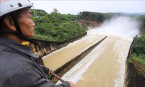 Hồ Kẻ Gỗ giảm xả tràn, bảo đảm an toàn cho hạ du