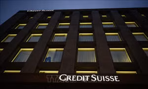 Chứng khoán Âu-Mỹ 'đỏ rực' vì cổ phiếu Credit Suisse bị bán tháo