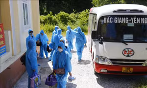 Tình hình COVID-19 ngày 21/6: Hà Nội mở cửa lại tiệm cắt gội, hàng ăn uống; TP Hồ Chí Minh vẫn ‘nóng’ với nhiều ca mắc mới