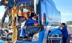 Tai nạn giao thông trên cao tốc Nha Trang - Cam Lâm: Hai người tử vong, 6 người bị thương