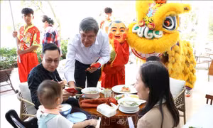 Chào đón du khách đến Bình Thuận ngày đầu xuân Ất Tỵ