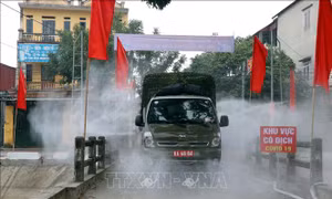 Quân đội phun khử trùng, tiêu độc trên địa bàn tỉnh Bắc Ninh