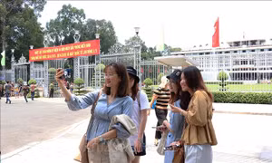 50 năm TP Hồ Chí Minh thực hiện Di chúc Bác Hồ - Bài 2: Vượt qua nhiều thử thách, khó khăn