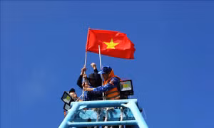 Phòng, chống khai thác hải sản IUU tại vùng biển giáp ranh