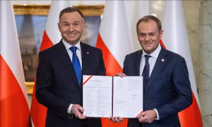 Tân Thủ tướng Ba Lan Donald Tusk tuyên thệ nhậm chức