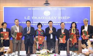 Trao giấy phép hoạt động cho 18 tạp chí chuyển đổi theo quy hoạch báo chí
