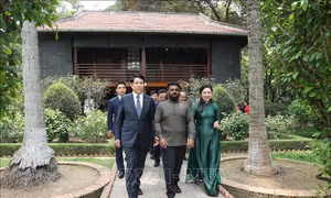 Chủ tịch nước Lương Cường và Tổng thống Sri Lanka thăm Khu di tích Chủ tịch Hồ Chí Minh
