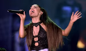 'Công chúa nhạc Pop' Ariana Grande rinh tượng vàng Grammy đầu tiên trong sự nghiệp
