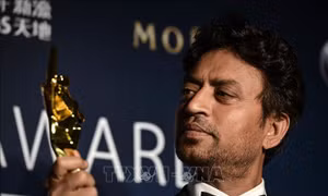 Vĩnh biệt Irrfan Khan - diễn viên đóng vai phản diện trong 'Triệu phú khu ổ chuột'