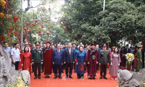 Tổng Bí thư, Chủ tịch nước Tô Lâm dâng hương tưởng niệm các vua Hùng