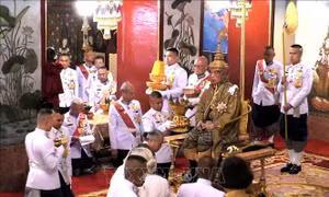 Nhà vua Thái Lan chính thức lên ngôi
