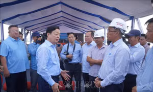Phó Thủ tướng Trần Hồng Hà kiểm tra cao tốc Cần Thơ - Cà Mau