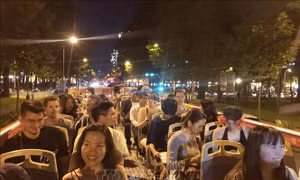 TP Hồ Chí Minh đưa vào hoạt động City tour xuyên đêm