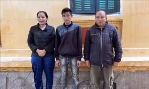 Bắt 3 đối tượng để điều tra hành vi làm, bán tem giả, vé giả cước phí đường bộ