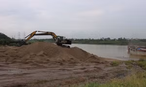 Vi phạm quản lý, sử dụng đất đai ở Long Biên - Bài 1: 'Bốc hơi' đất công