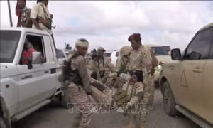 Máy bay không người lái tấn công lễ diễu hành, Tư lệnh Tình báo quân đội Yemen thiệt mạng