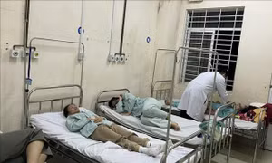73 người nhập viện nghi ngộ độc thực phẩm sau khi ăn bánh mì