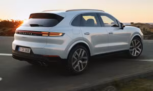 Porsche triệu hồi hơn 173.000 xe tại Mỹ do lỗi camera lùi