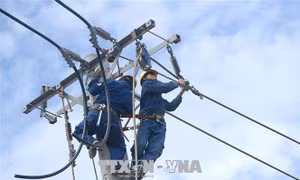 Niềm vui 'xóa mù' điện lưới quốc gia