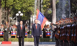 Lễ đón trọng thể Tổng Bí thư Tô Lâm tại thủ đô Viêng Chăn (Lào)