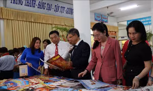 Rộn ràng Hội Báo Xuân Bính Ngọ 2026