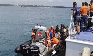 Chìm thuyền rồng của một đội đua, 7 người bị đuối nước
