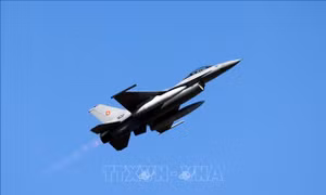 Romania điều tiêm kích F-16 giám sát UAV xâm nhập không phận