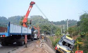 Tập trung cấp cứu, điều trị cho nạn nhân vụ tai nạn giao thông ở Sơn La