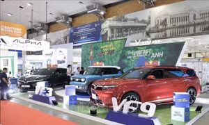 'Xe xanh' tăng tốc, cuộc đua giảm giá chưa hồi kết