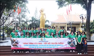 Gắn kết gia đình Việt và sinh viên Lào, Campuchia