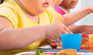 Kiểm soát khẩu phần ăn - giải pháp ngăn ngừa béo phì ở trẻ em