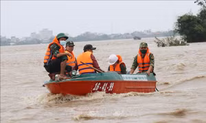 Phú Yên: Tiếp nhận, phân bổ máy lọc nước hỗ trợ người dân vùng lũ
